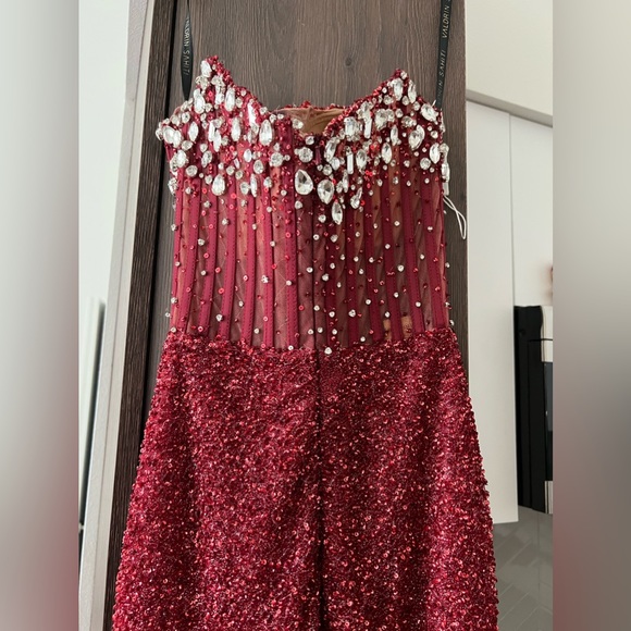 Custom made VALDRINSAHITI gown - Picture 6 of 12